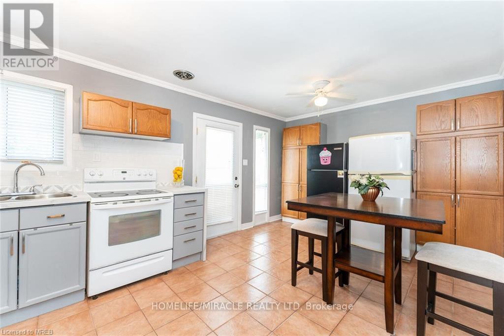 Unknown Address, ,     - Photo 5 - X12495848