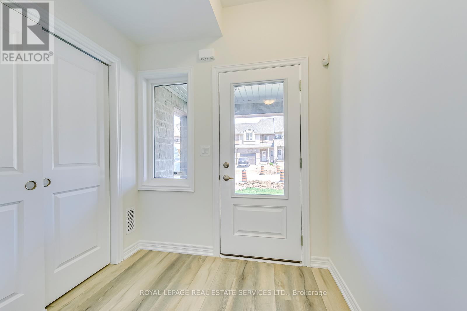 156 Sonoma Lane, Hamilton, Ontario  L8E 0L1 - Photo 3 - X12495856