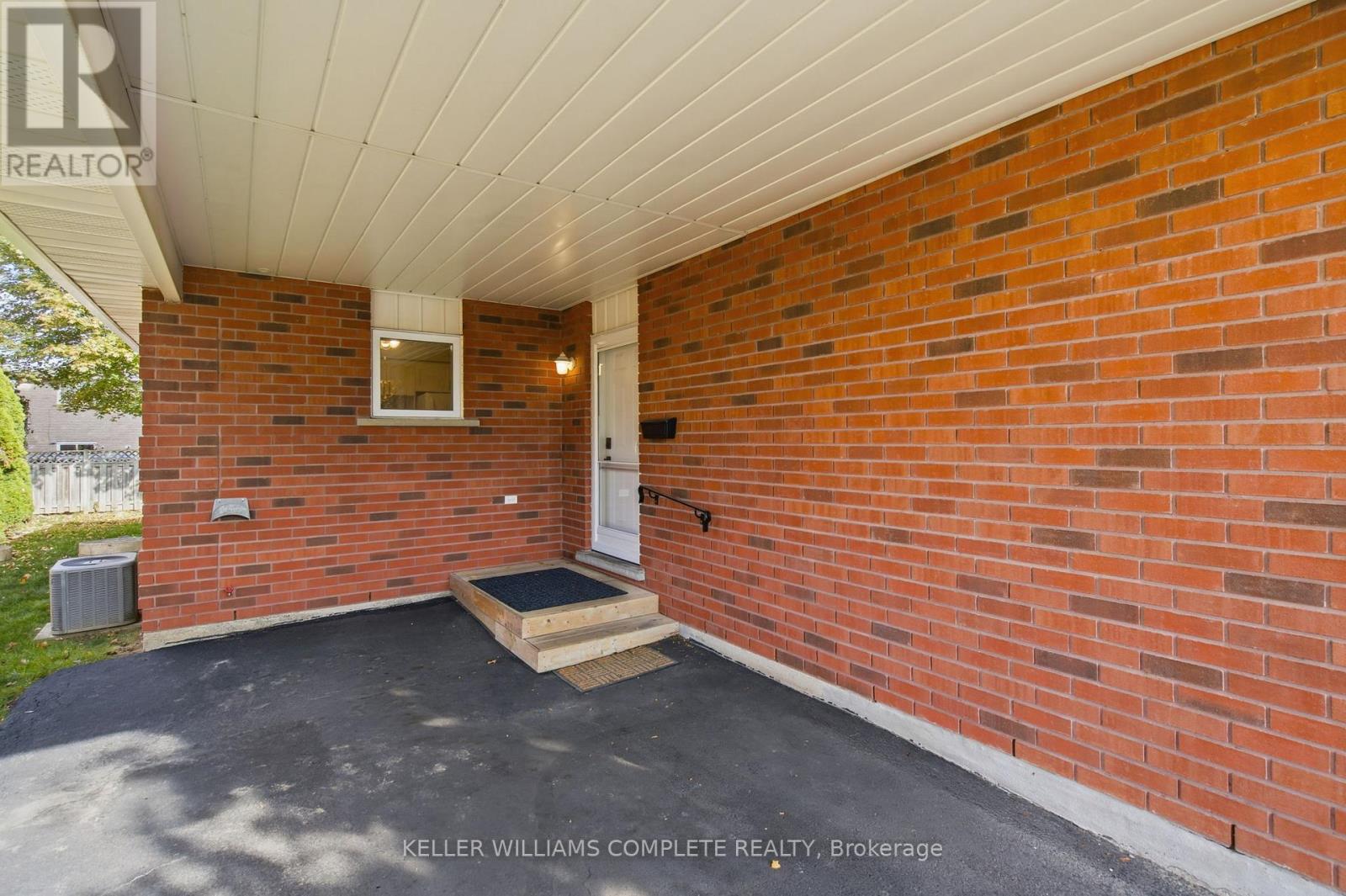 25 - 229 Lynden Road, Brantford, Ontario  N3R 8A7 - Photo 4 - X12496014