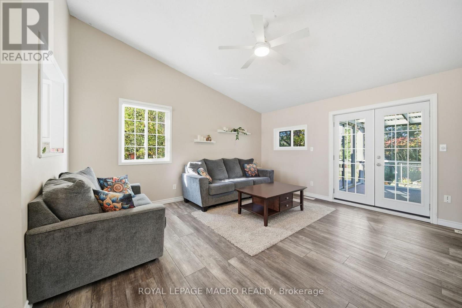 15 Anderson Crescent, West Lincoln, Ontario  L0R 2A0 - Photo 10 - X12496028