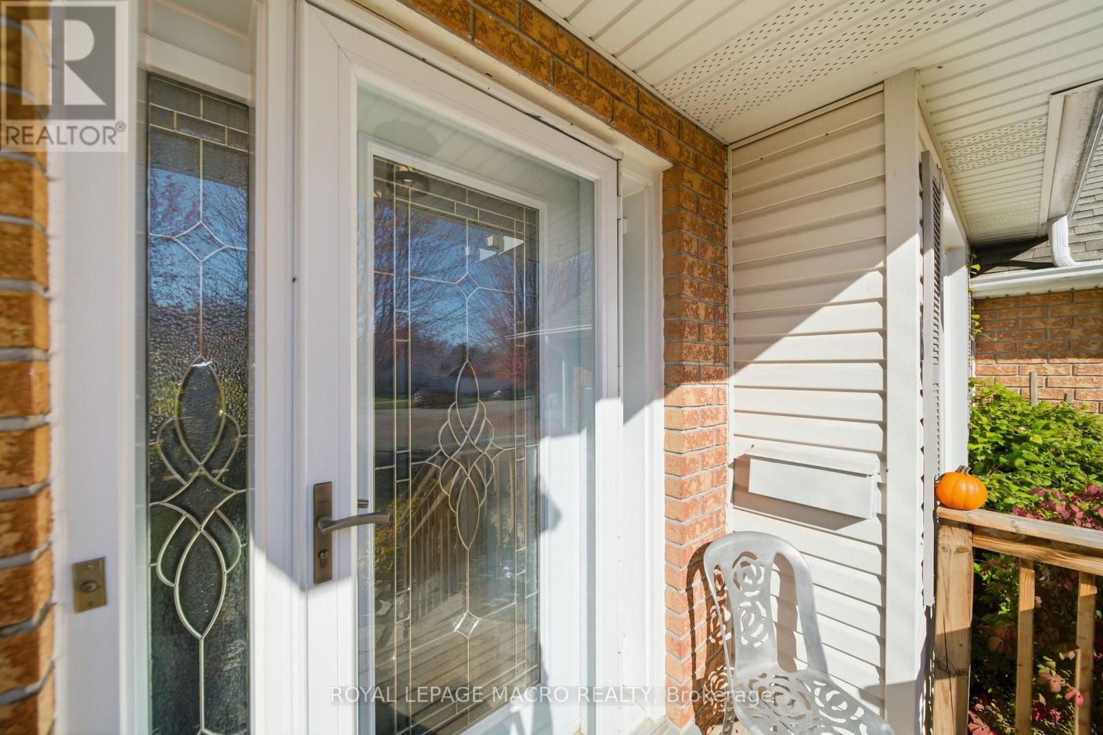 15 Anderson Crescent, West Lincoln, Ontario  L0R 2A0 - Photo 7 - X12496028