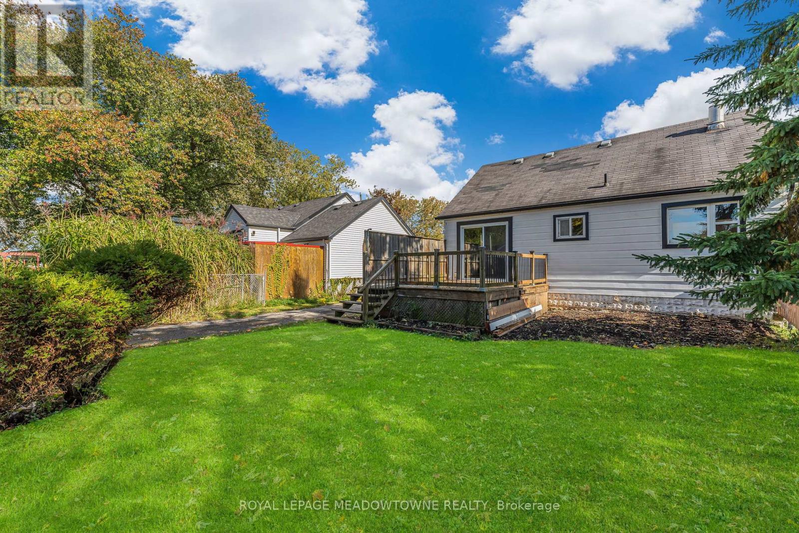 1583 Merrittville Highway, Thorold, Ontario  L3B 1N5 - Photo 15 - X12496066