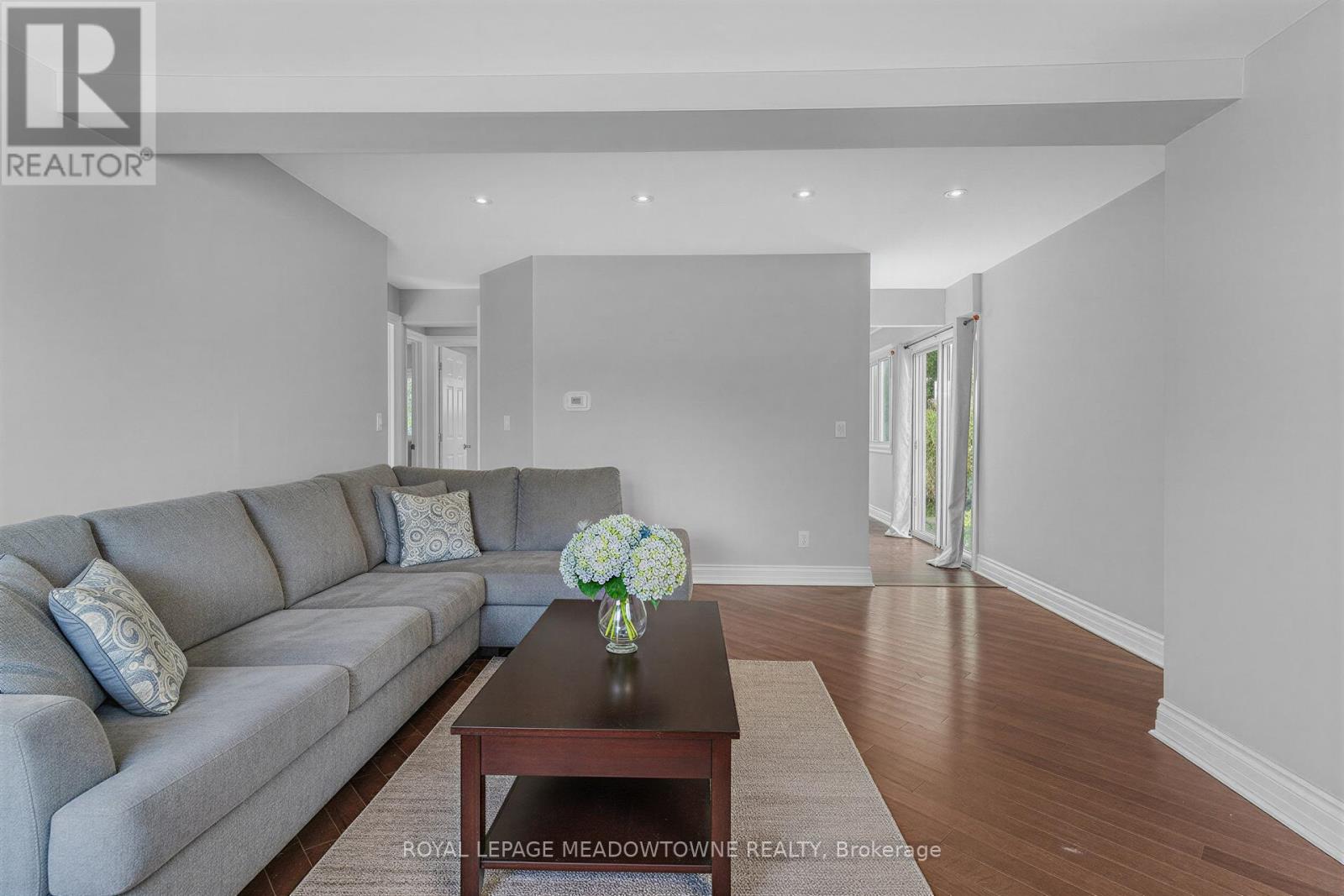 1583 Merrittville Highway, Thorold, Ontario  L3B 1N5 - Photo 2 - X12496066