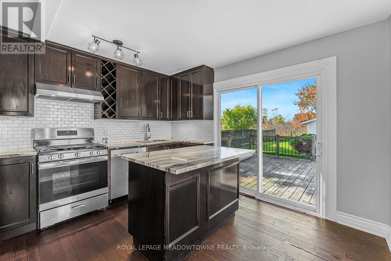 1583 Merrittville Highway, Thorold, Ontario  L3B 1N5 - Photo 8 - X12496066