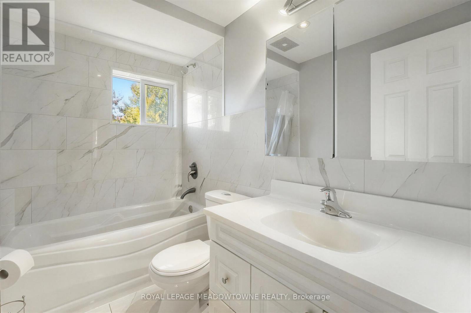 1583 Merrittville Highway, Thorold, Ontario  L3B 1N5 - Photo 9 - X12496066