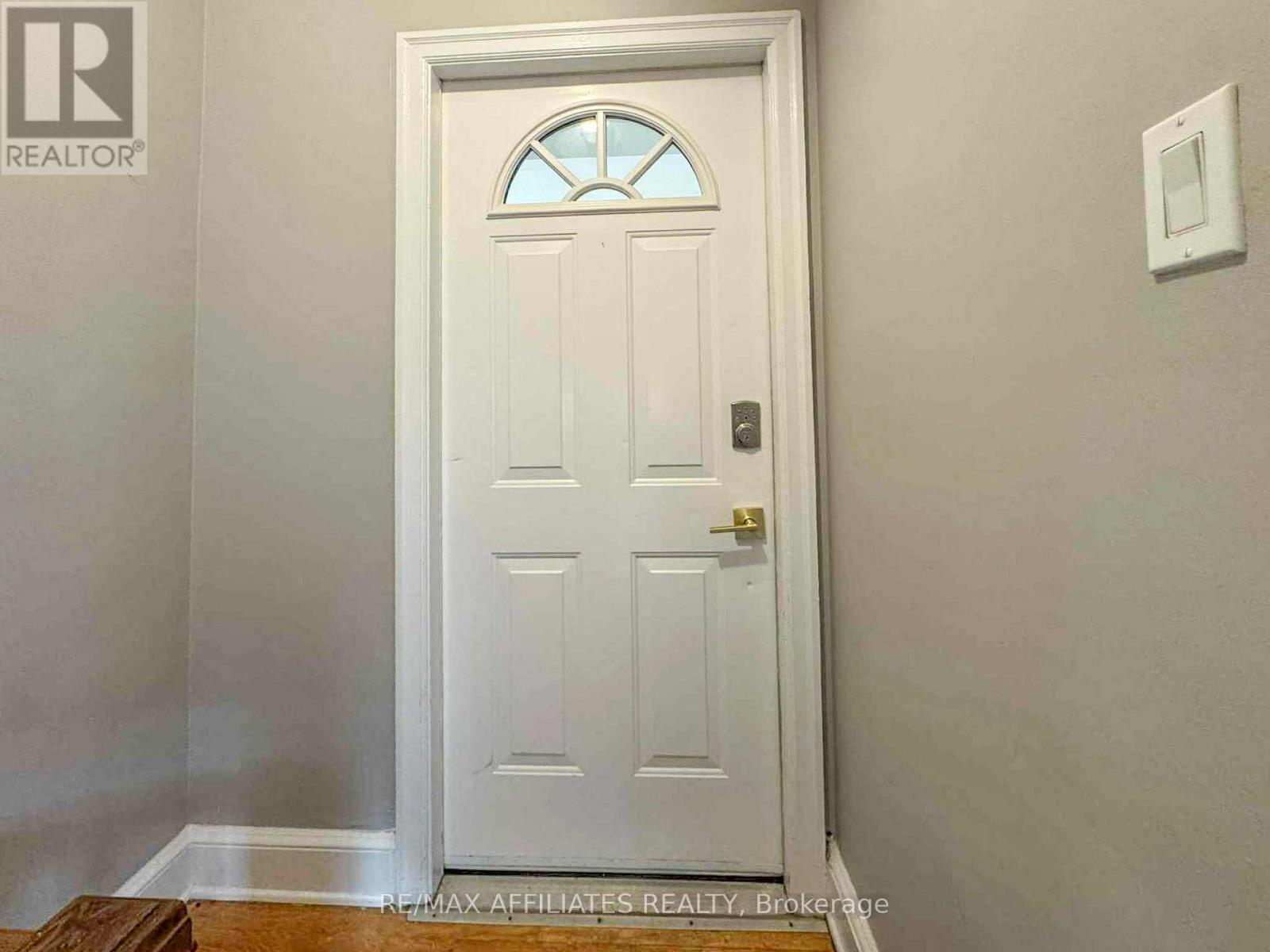 464 Holland Avenue, Ottawa, Ontario  K1Y 0Z5 - Photo 3 - X12478495