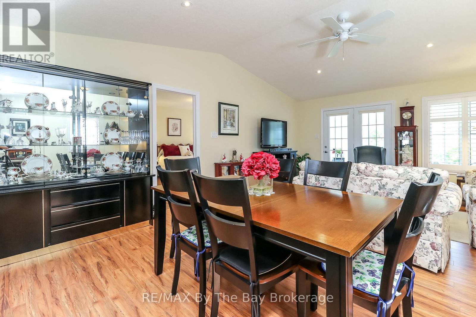 31 New York Avenue, Wasaga Beach, Ontario  L9Z 3A8 - Photo 14 - S12496168