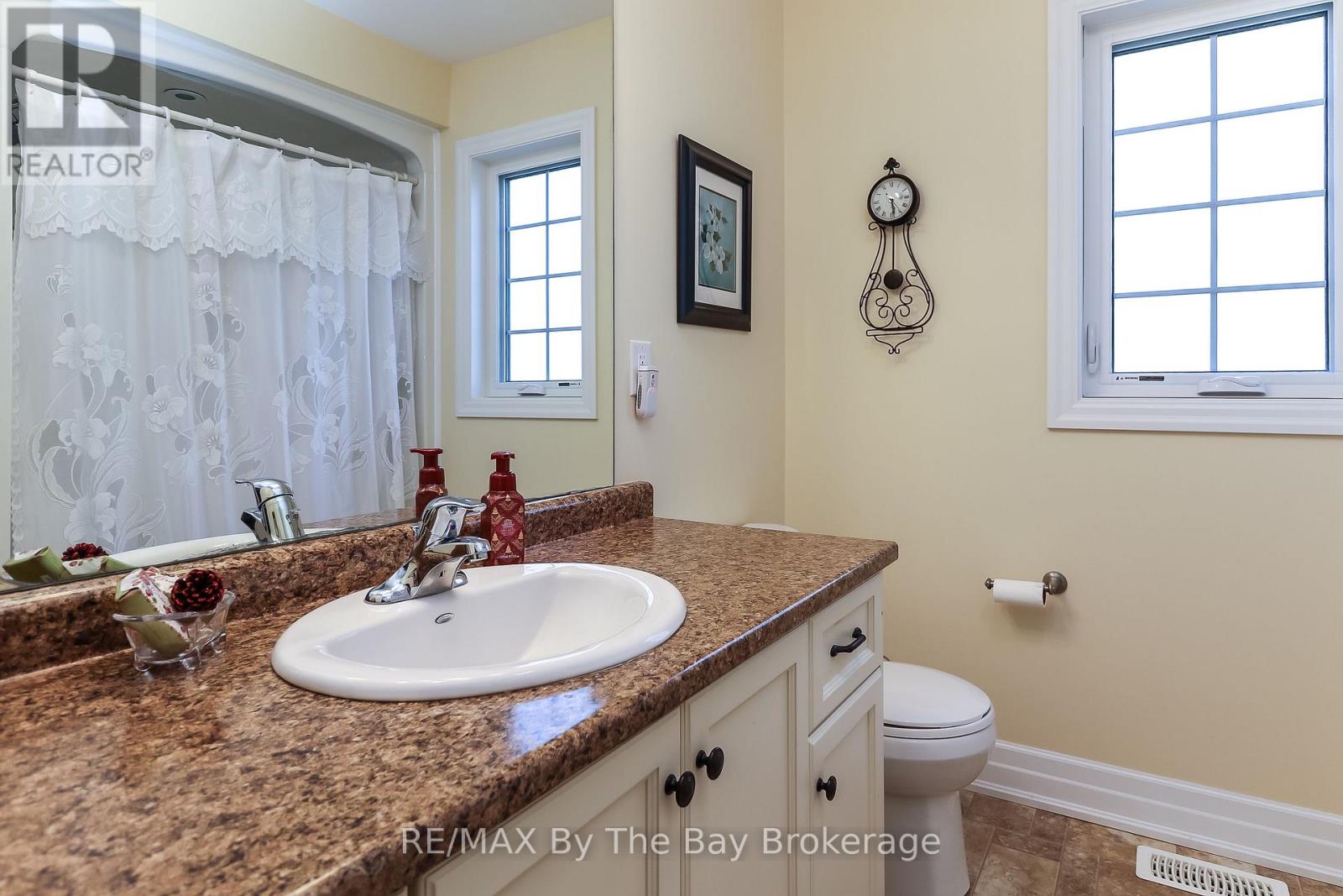 31 New York Avenue, Wasaga Beach, Ontario  L9Z 3A8 - Photo 32 - S12496168