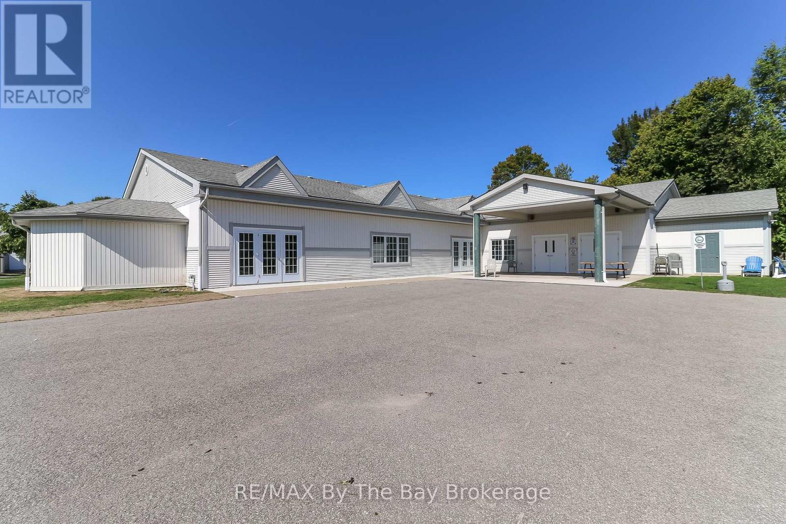 31 New York Avenue, Wasaga Beach, Ontario  L9Z 3A8 - Photo 40 - S12496168