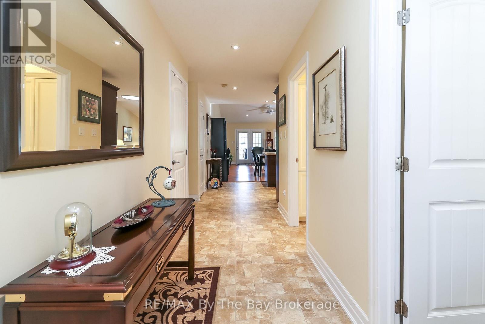 31 New York Avenue, Wasaga Beach, Ontario  L9Z 3A8 - Photo 6 - S12496168