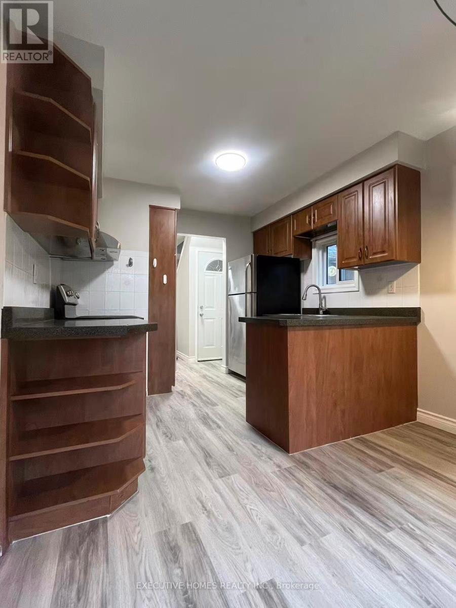 3232 Ulman Road, Oakville, Ontario  L6L 5T1 - Photo 10 - W12496054