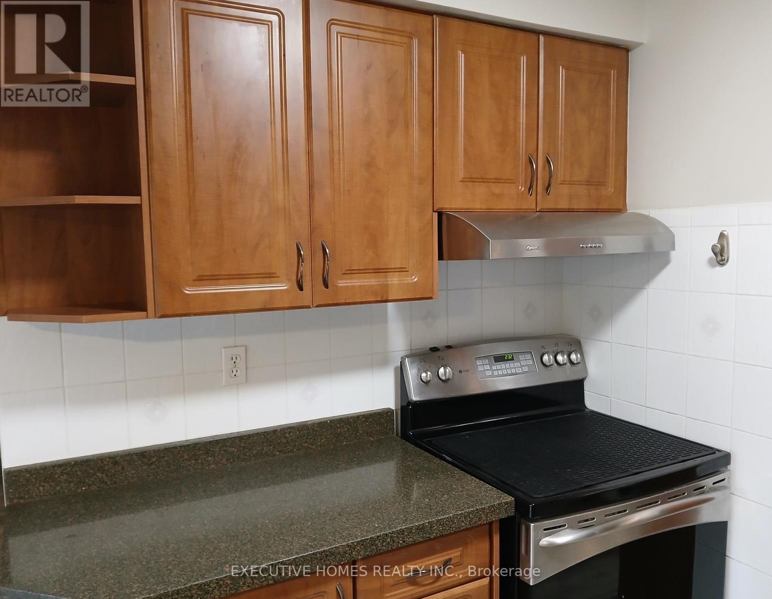 3232 Ulman Road, Oakville, Ontario  L6L 5T1 - Photo 11 - W12496054