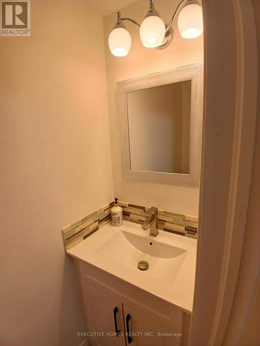 3232 Ulman Road, Oakville, Ontario  L6L 5T1 - Photo 13 - W12496054