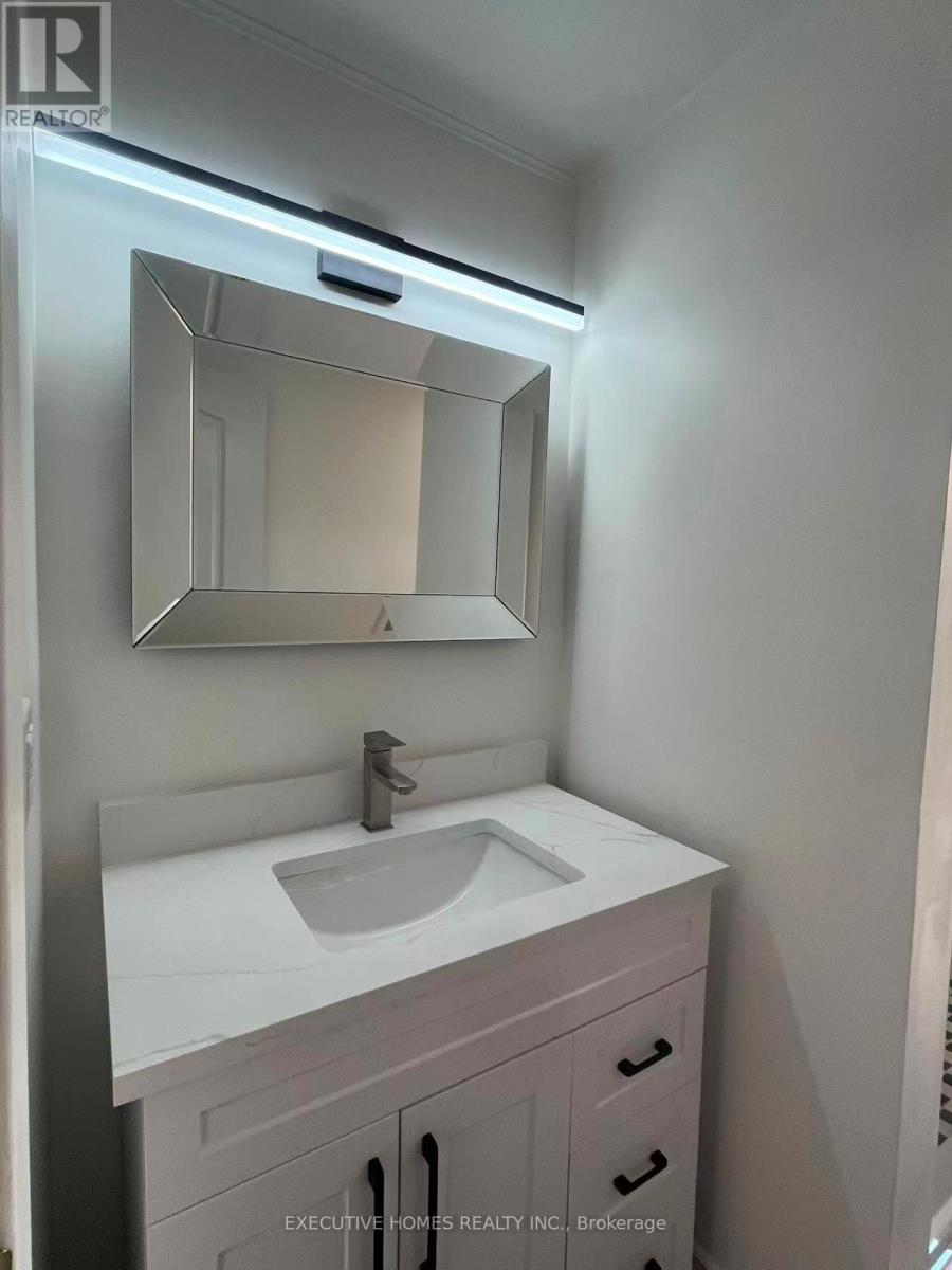 3232 Ulman Road, Oakville, Ontario  L6L 5T1 - Photo 22 - W12496054