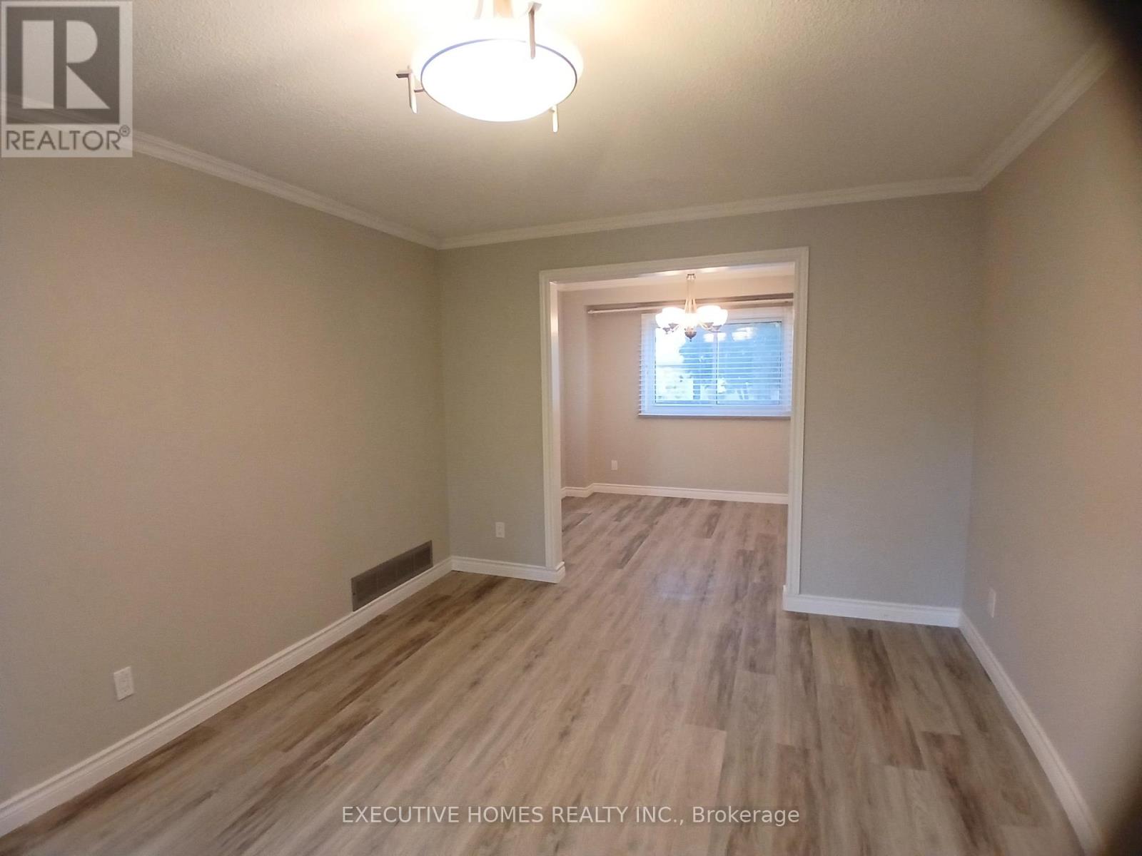 3232 Ulman Road, Oakville, Ontario  L6L 5T1 - Photo 4 - W12496054