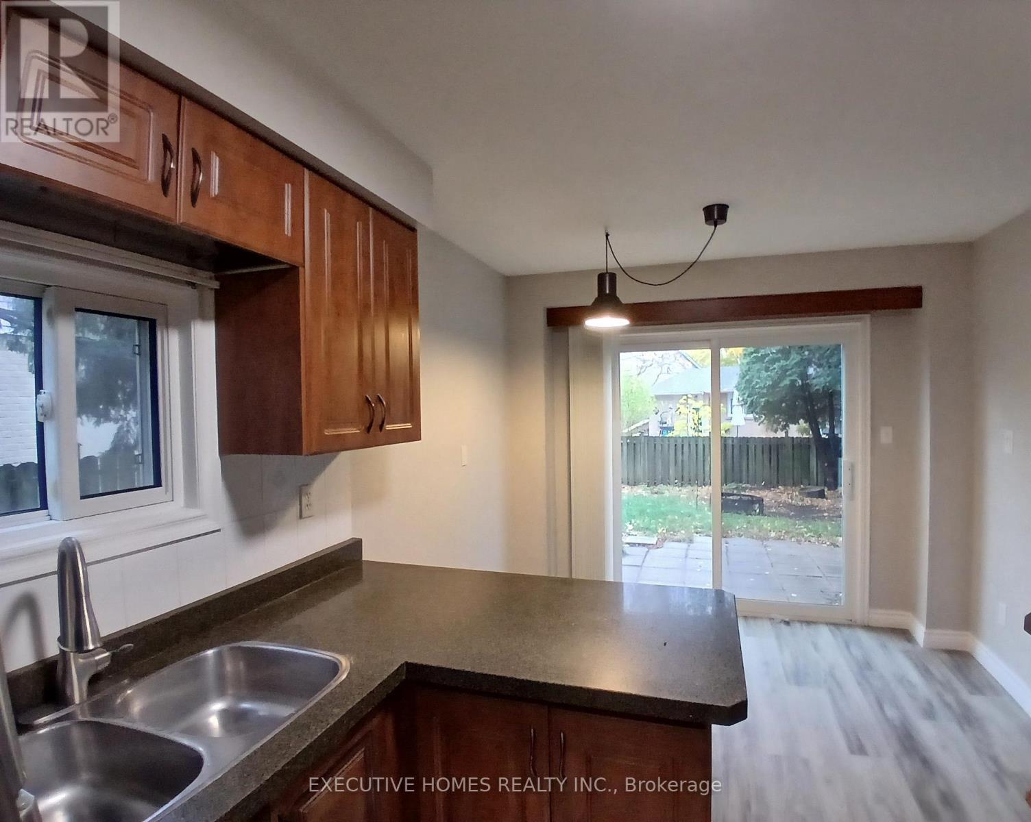 3232 Ulman Road, Oakville, Ontario  L6L 5T1 - Photo 7 - W12496054