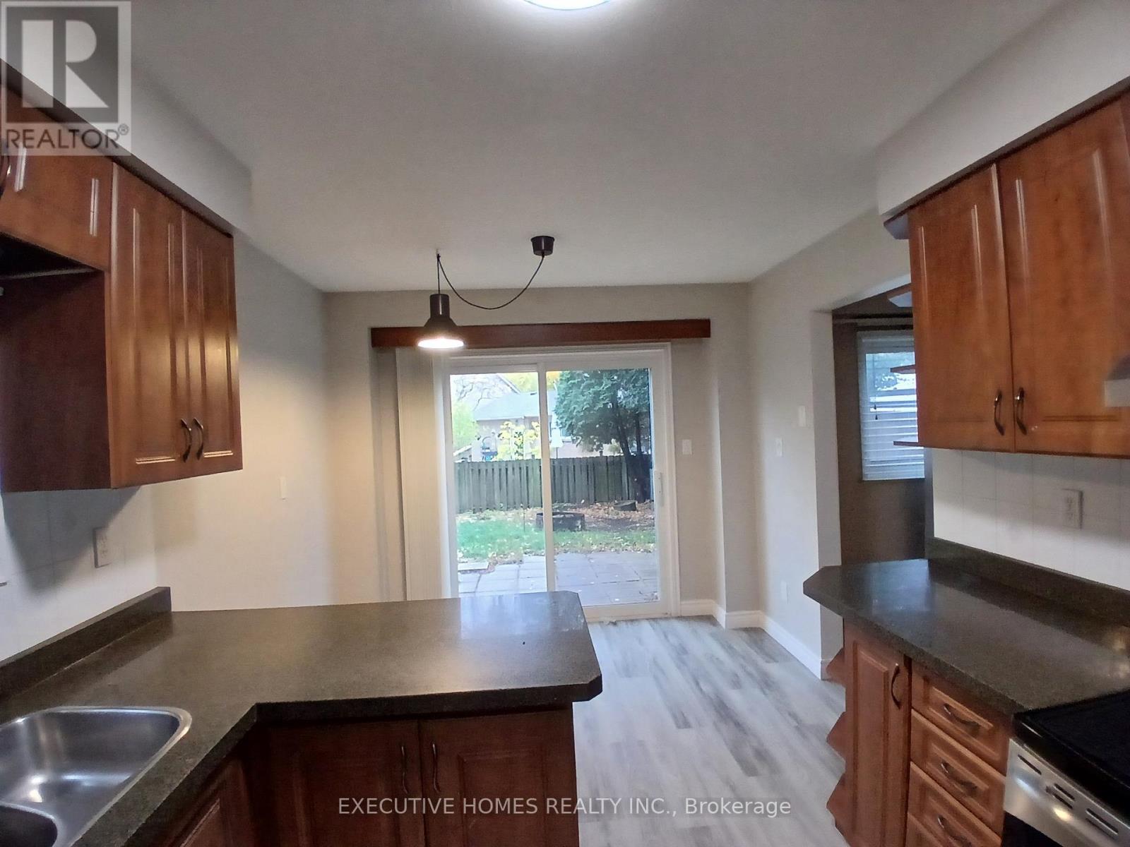 3232 Ulman Road, Oakville, Ontario  L6L 5T1 - Photo 8 - W12496054