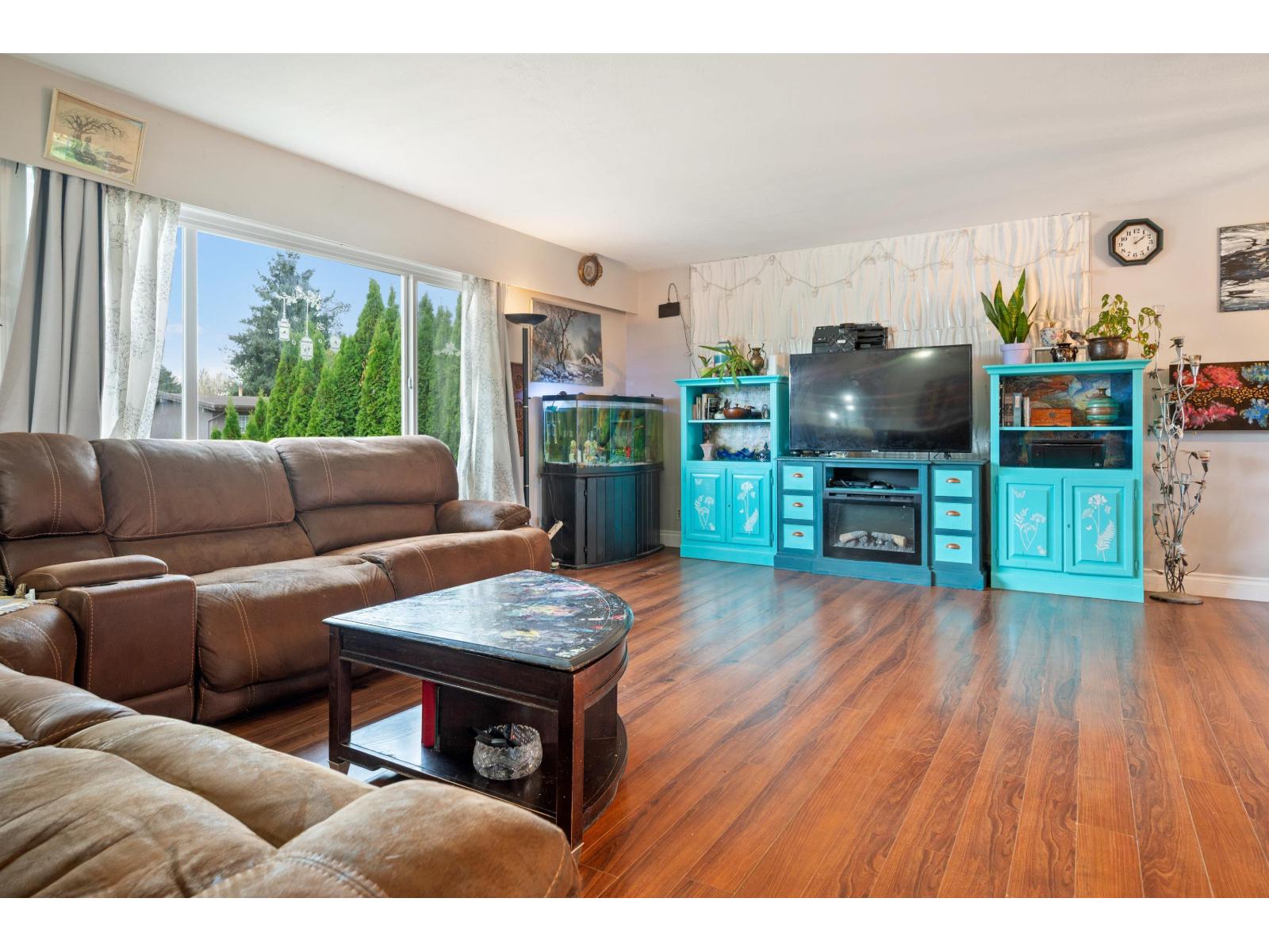 45305 Paisley Avenue, Chilliwack Proper West, Chilliwack, British Columbia  V2P 7B4 - Photo 2 - R3062451