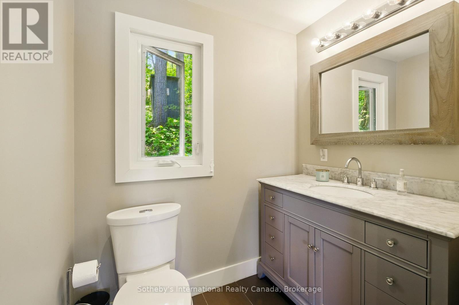 6394 Go Home Lake Shore, Georgian Bay (Gibson), Ontario  L0K 1S0 - Photo 16 - X12496144