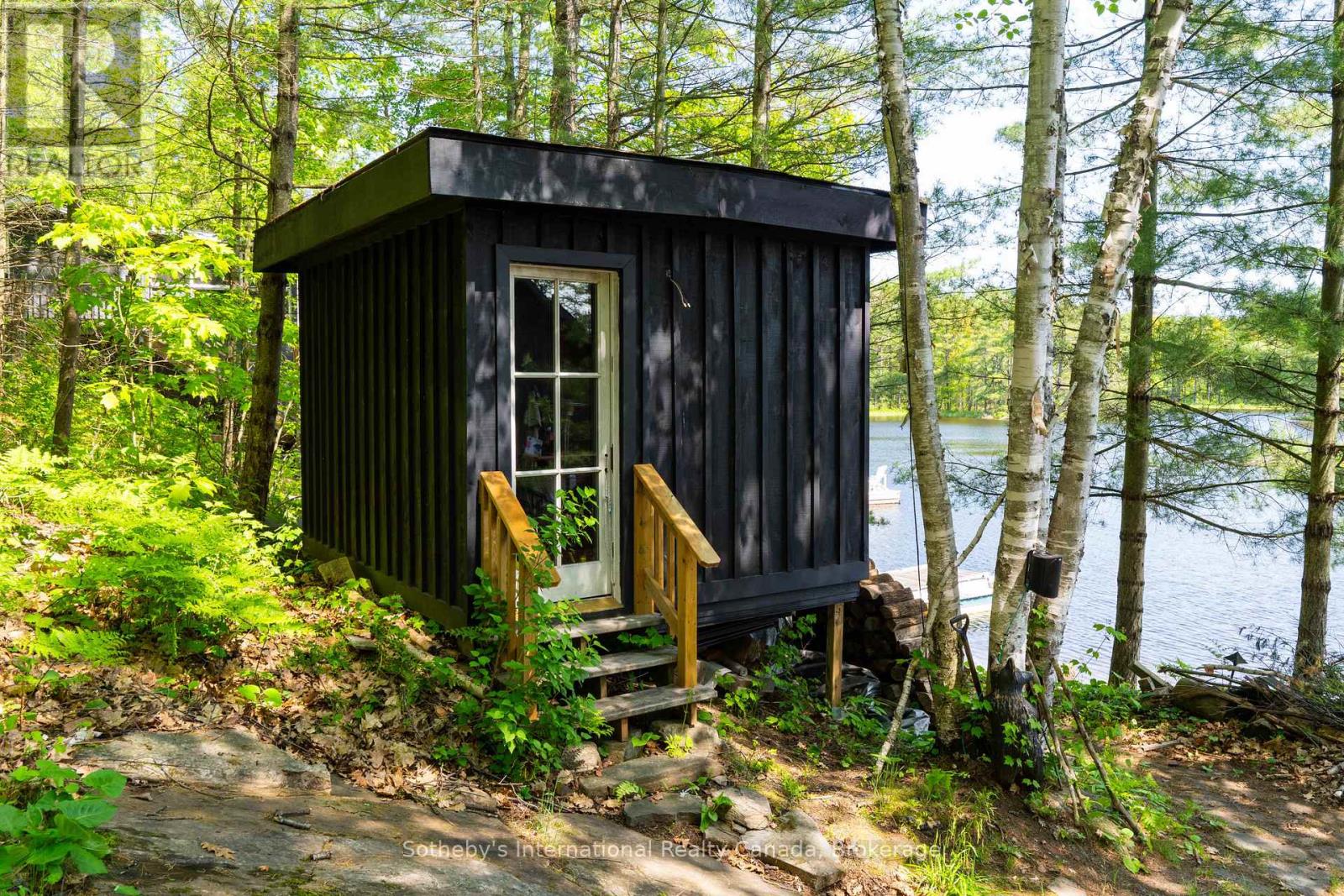 6394 Go Home Lake Shore, Georgian Bay (Gibson), Ontario  L0K 1S0 - Photo 34 - X12496144