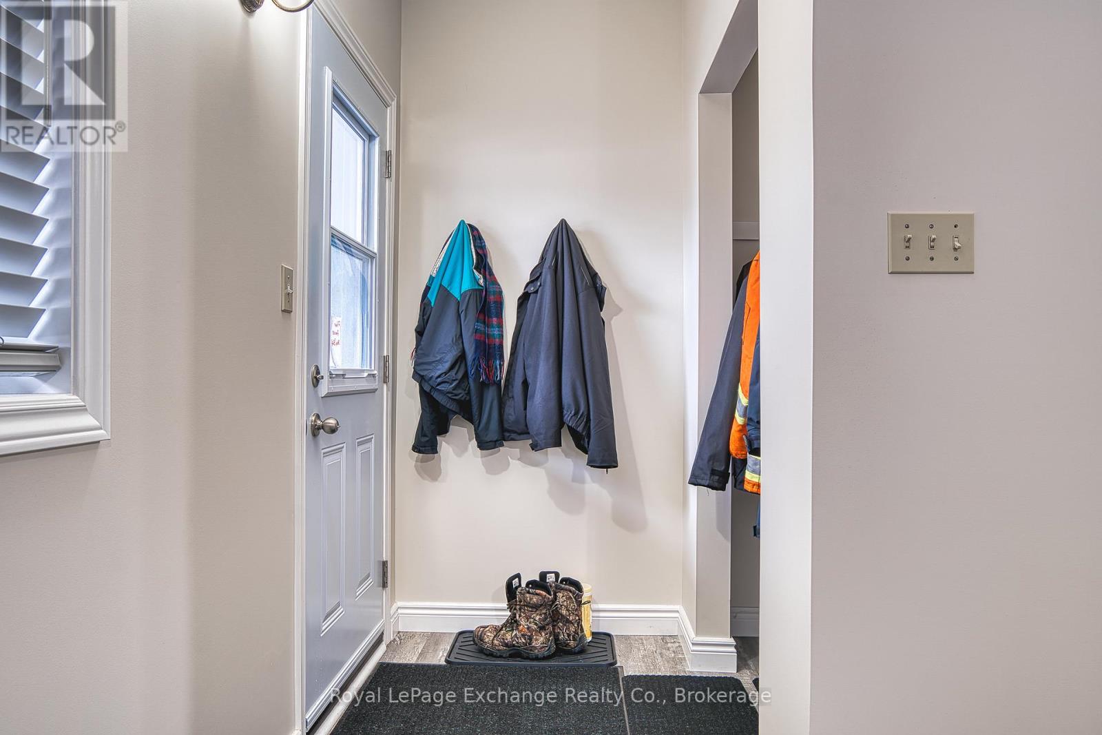 77 Montreal Street, Goderich, Ontario  N7A 2G5 - Photo 11 - X12496154