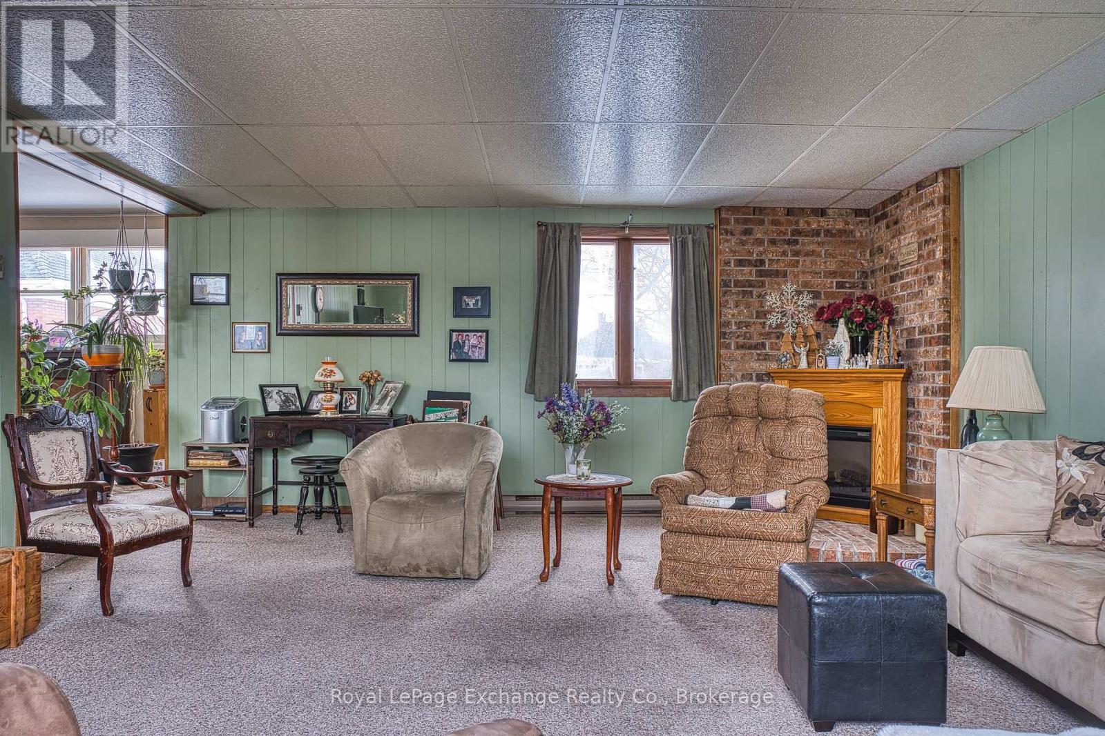 77 Montreal Street, Goderich, Ontario  N7A 2G5 - Photo 38 - X12496154