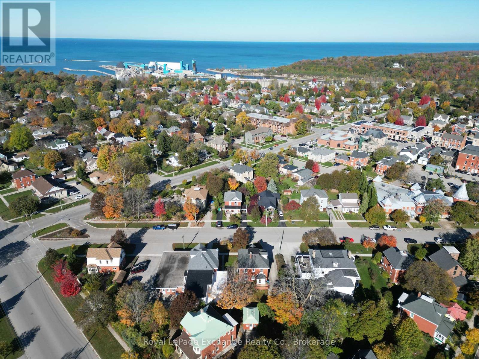 77 Montreal Street, Goderich, Ontario  N7A 2G5 - Photo 5 - X12496154