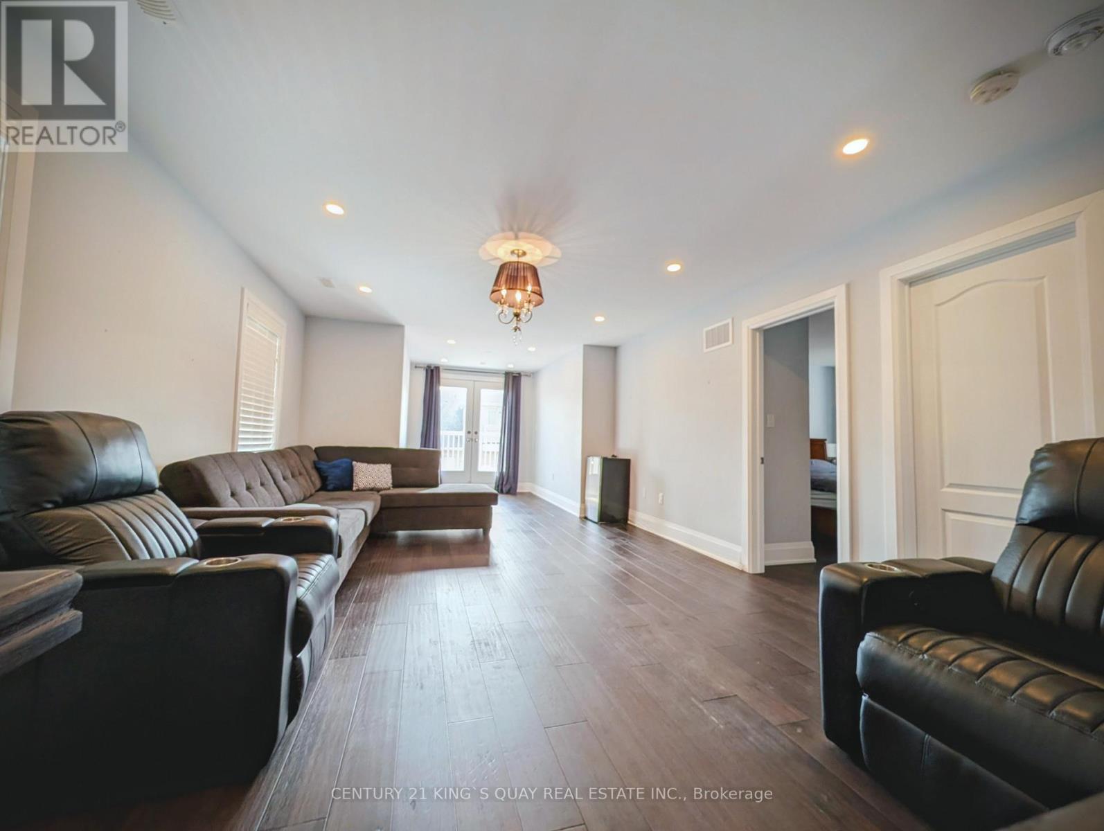 39 Giardina Crescent, Richmond Hill, Ontario  L4B 0G1 - Photo 12 - N12488802