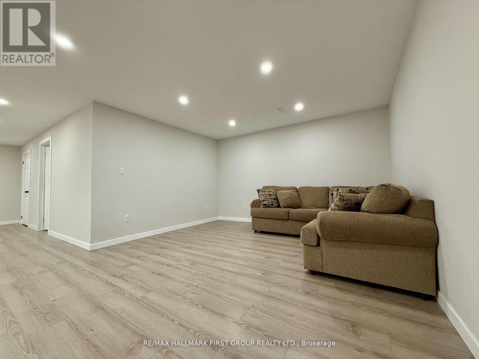 12 Crombie Street, Clarington (Bowmanville), Ontario  L1C 4A1 - Photo 11 - E12495450