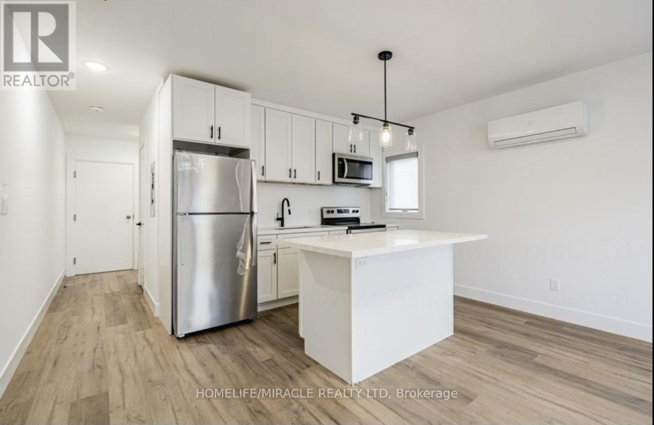 3 - 67 Oakmount Road, Toronto, Ontario  M6P 2M3 - Photo 12 - W12491444