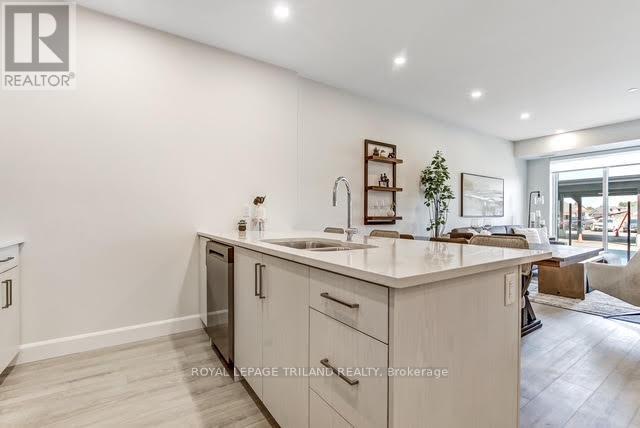 310 - 16 Compass Trail, Central Elgin, Ontario  N5L 0B4 - Photo 5 - X12459617