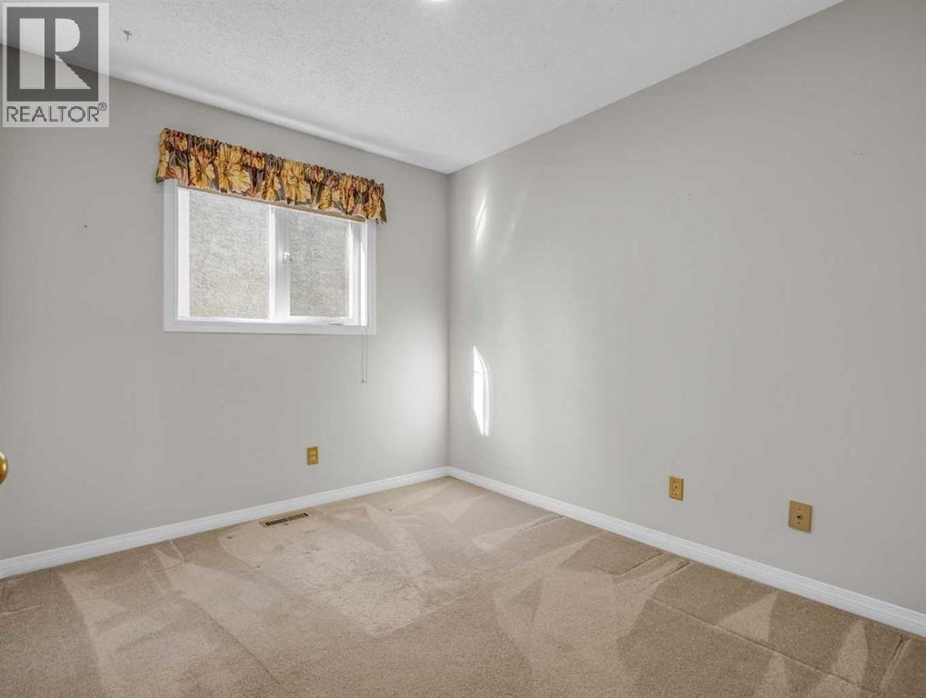 76 Wood Valley Rise Sw, Calgary, Alberta  T2W 5S5 - Photo 32 - A2253607