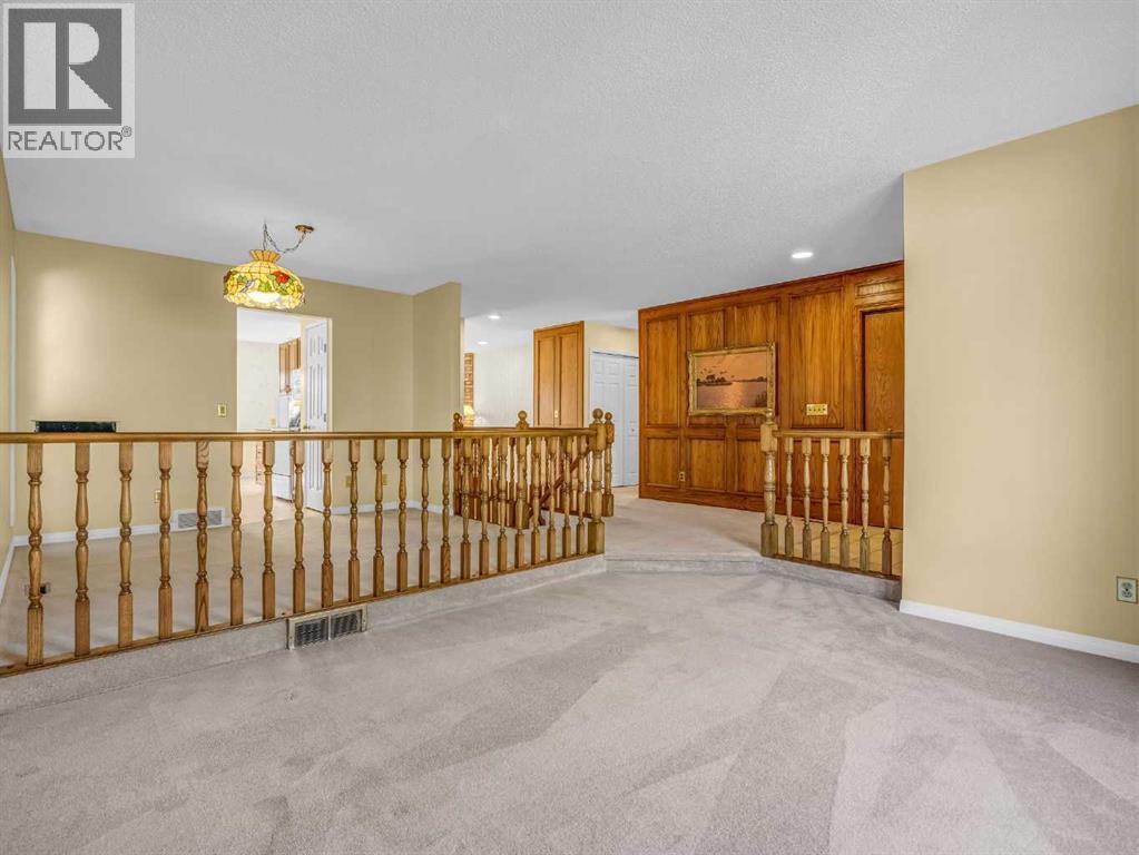 76 Wood Valley Rise Sw, Calgary, Alberta  T2W 5S5 - Photo 18 - A2253607