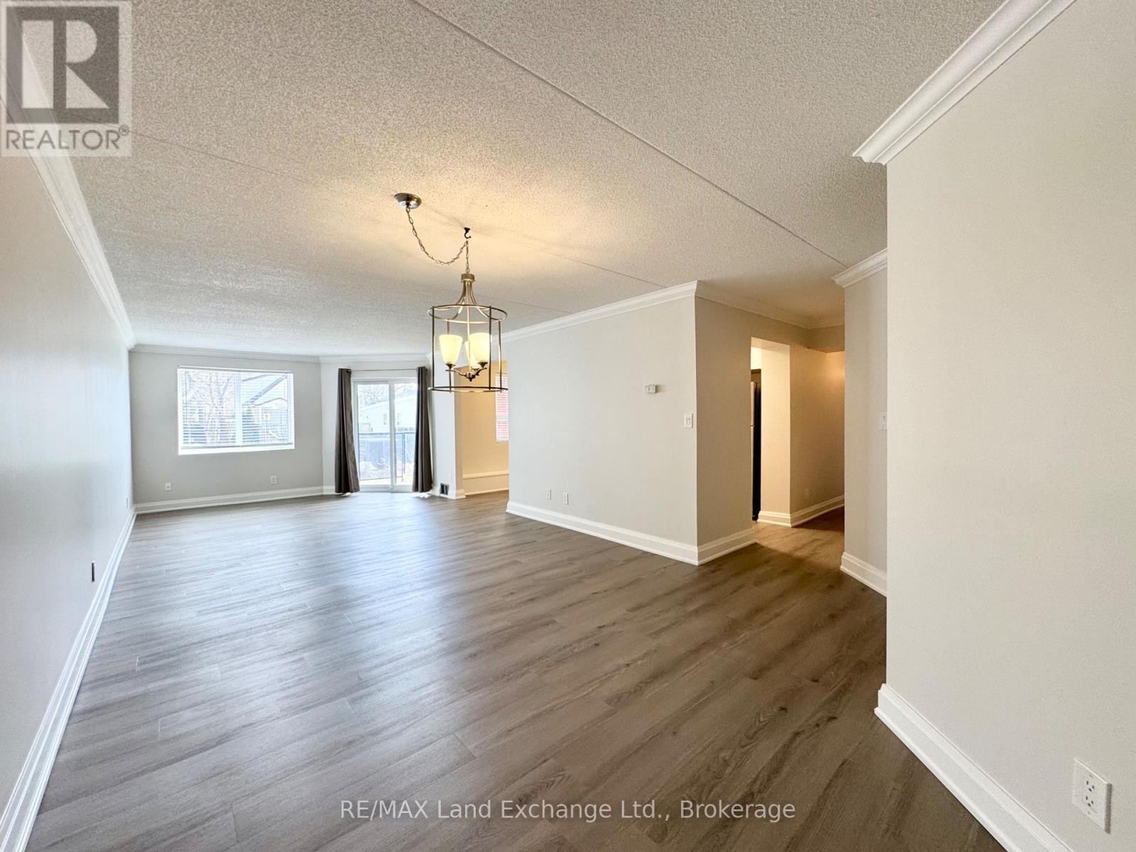 101 - 101-536 11th Avenue, Hanover, Ontario  N4N 2S4 - Photo 10 - X12325030