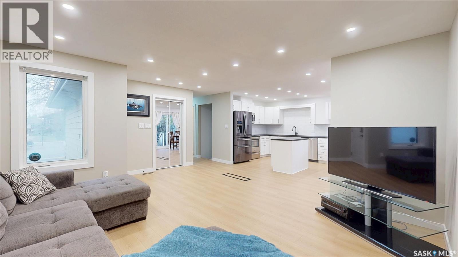 7119 Blakeney Drive, Regina, Saskatchewan  S4X 2M4 - Photo 4 - SK022124