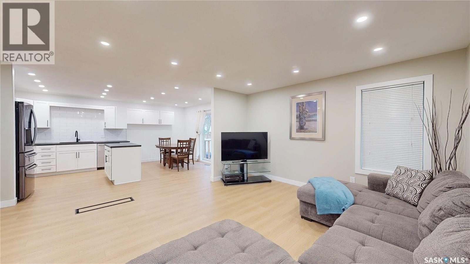 7119 Blakeney Drive, Regina, Saskatchewan  S4X 2M4 - Photo 5 - SK022124