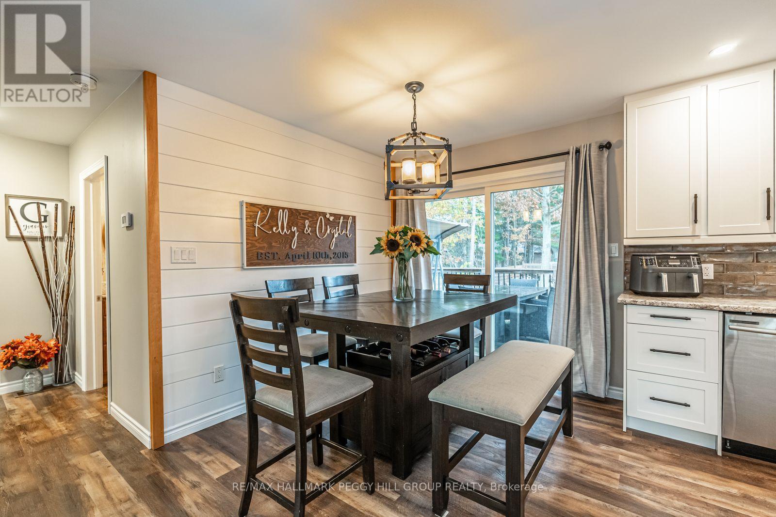 45 Evergreen Avenue, Tiny, Ontario  L0L 1P0 - Photo 7 - S12418469