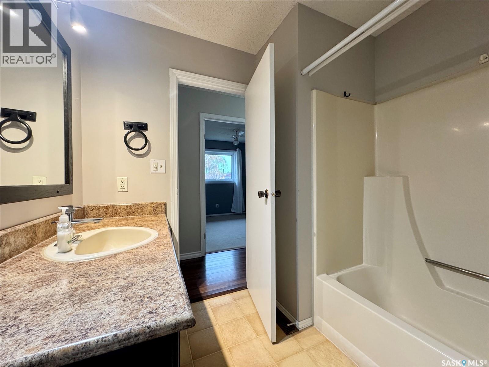 35 Blackwell Crescent, Yorkton, Saskatchewan  S3N 3Y2 - Photo 27 - SK022102