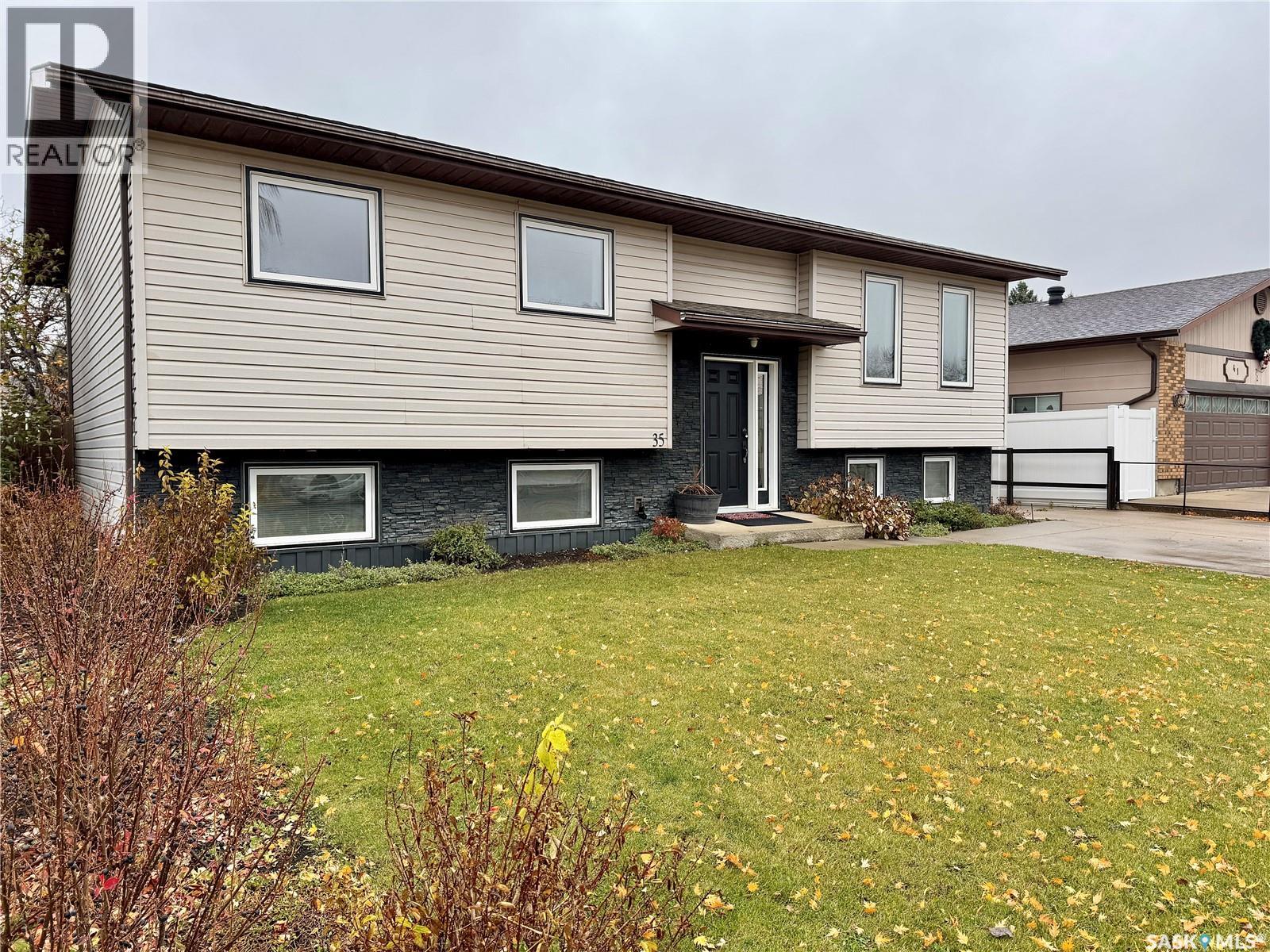 35 Blackwell Crescent, Yorkton, Saskatchewan  S3N 3Y2 - Photo 41 - SK022102