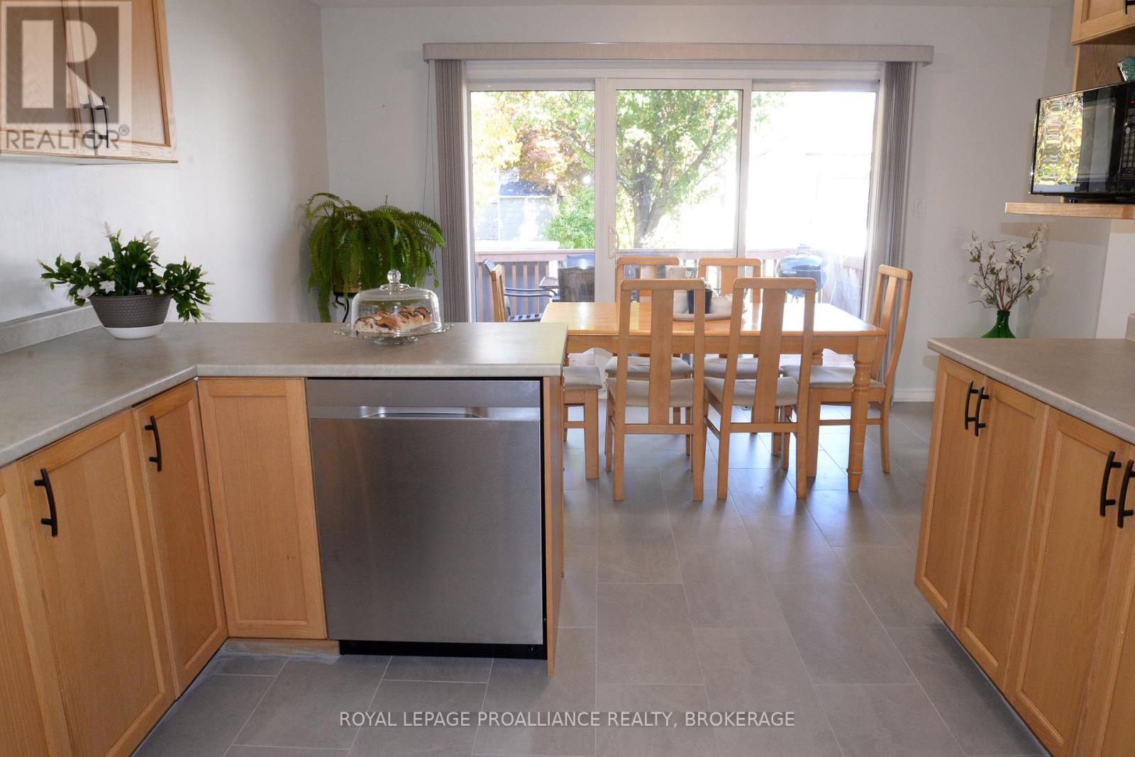 166 Ellesmeer Avenue, Kingston, Ontario  K7P 3H6 - Photo 18 - X12496254