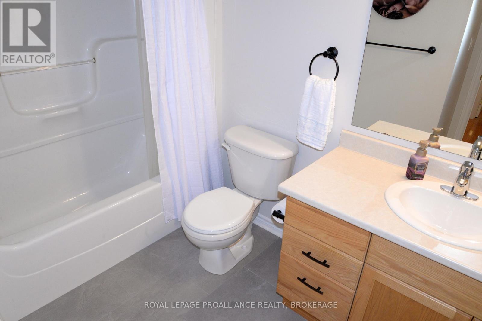 166 Ellesmeer Avenue, Kingston, Ontario  K7P 3H6 - Photo 19 - X12496254