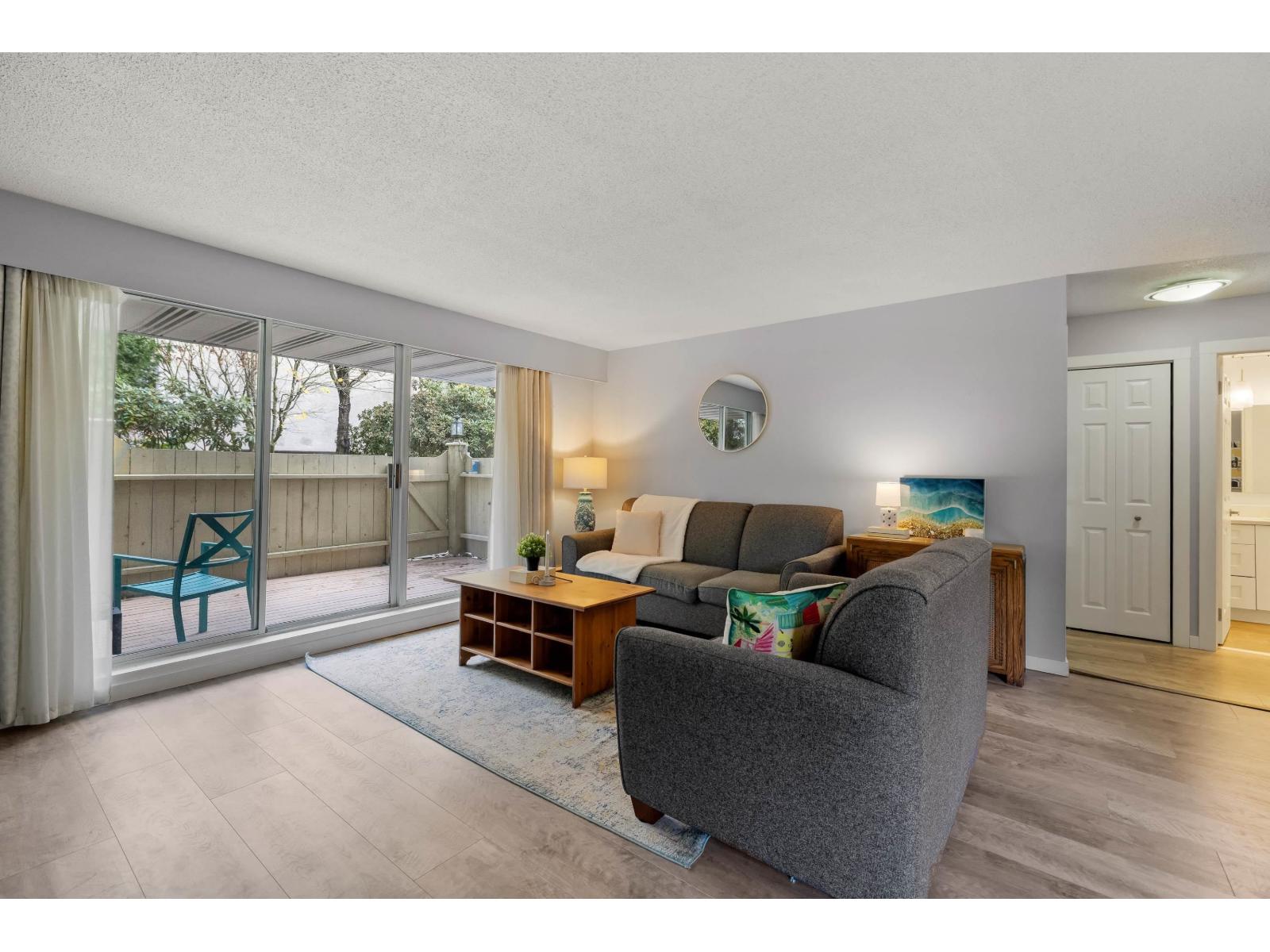 206 15010 Roper Avenue, White Rock, British Columbia  V4B 5A9 - Photo 3 - R3062414