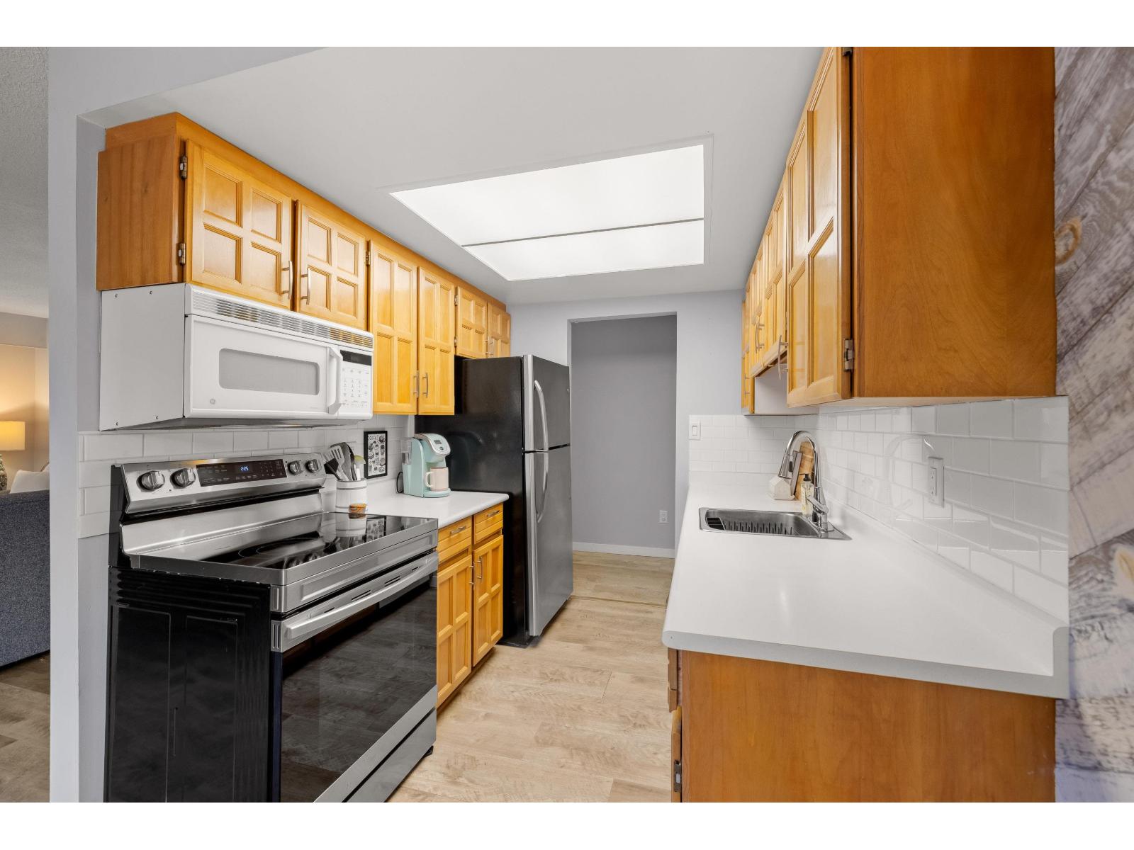 206 15010 Roper Avenue, White Rock, British Columbia  V4B 5A9 - Photo 11 - R3062414