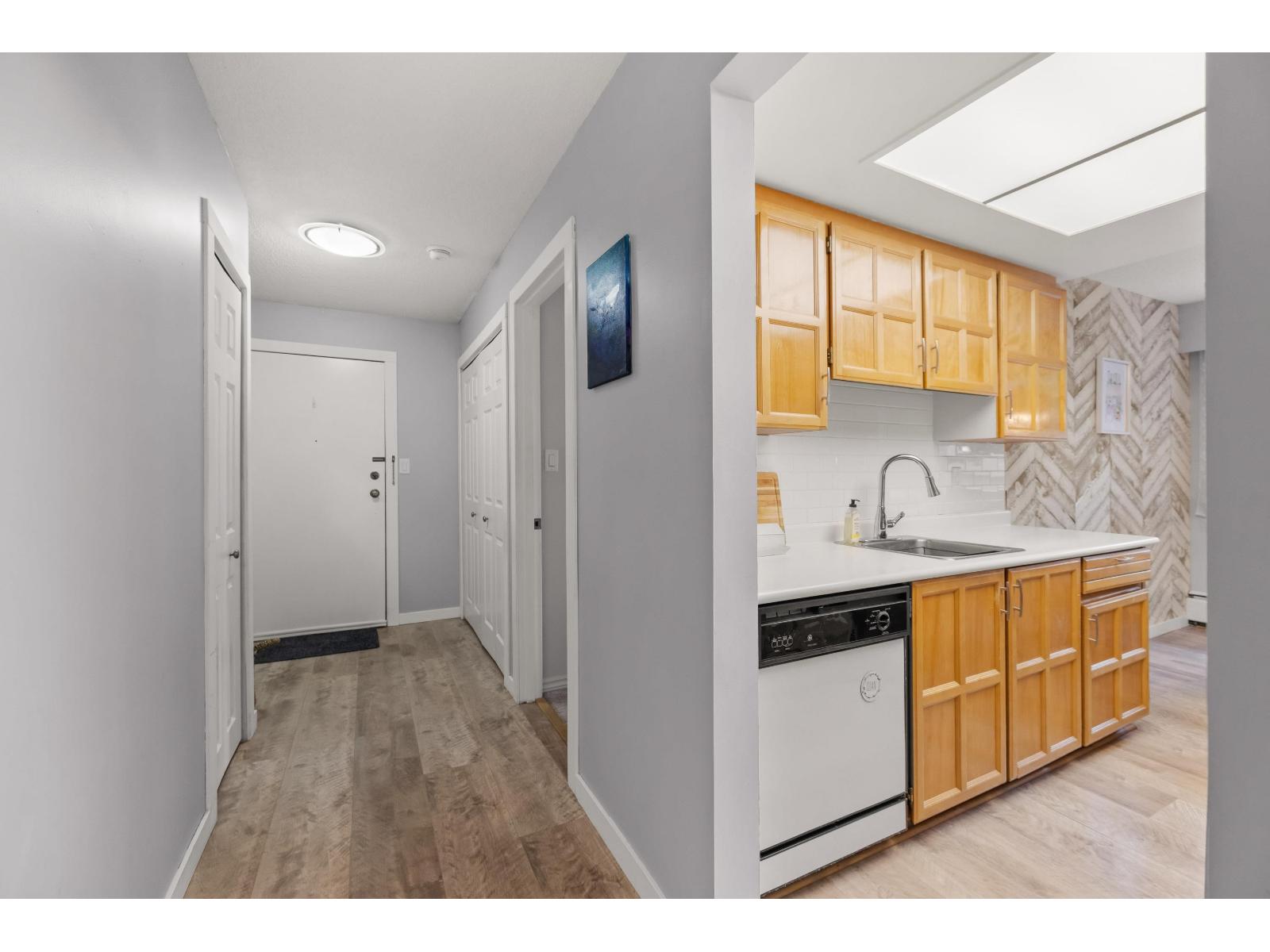 206 15010 Roper Avenue, White Rock, British Columbia  V4B 5A9 - Photo 17 - R3062414