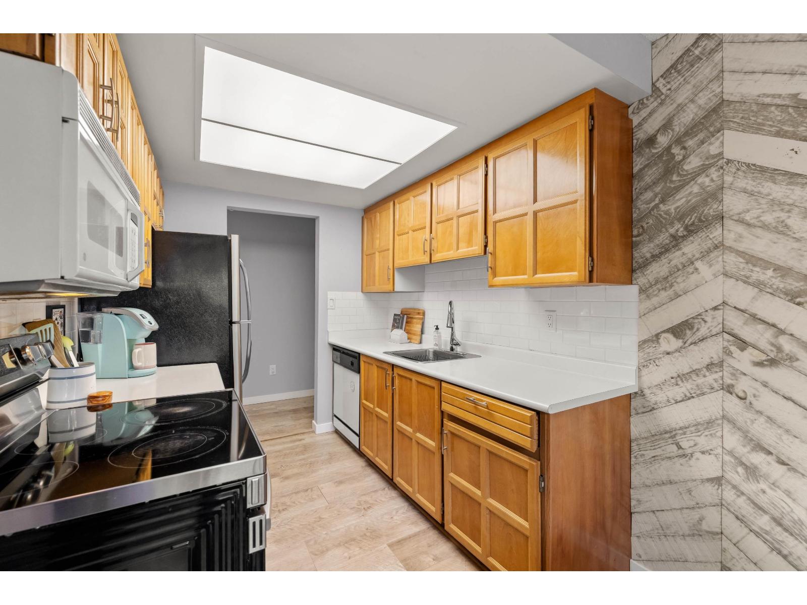 206 15010 Roper Avenue, White Rock, British Columbia  V4B 5A9 - Photo 10 - R3062414