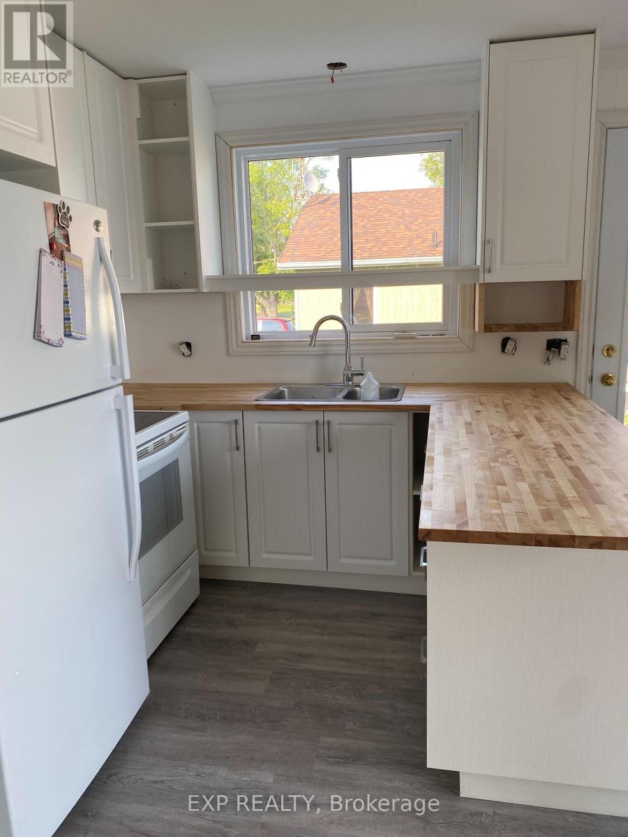 101 Ladouceur Street, Champlain, Ontario  K0B 1J0 - Photo 9 - X12496316