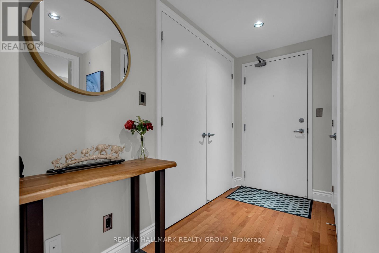 311 - 808 Bronson Avenue, Ottawa, Ontario  K1S 5A4 - Photo 4 - X12496348