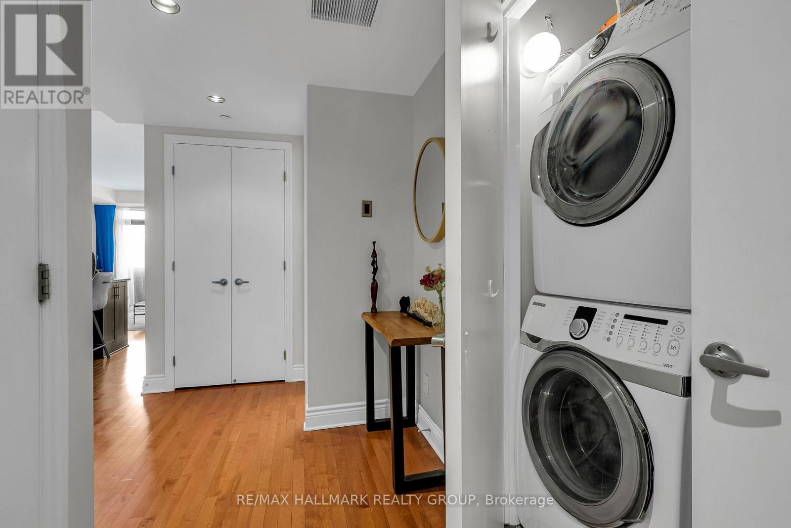 311 - 808 Bronson Avenue, Ottawa, Ontario  K1S 5A4 - Photo 5 - X12496348