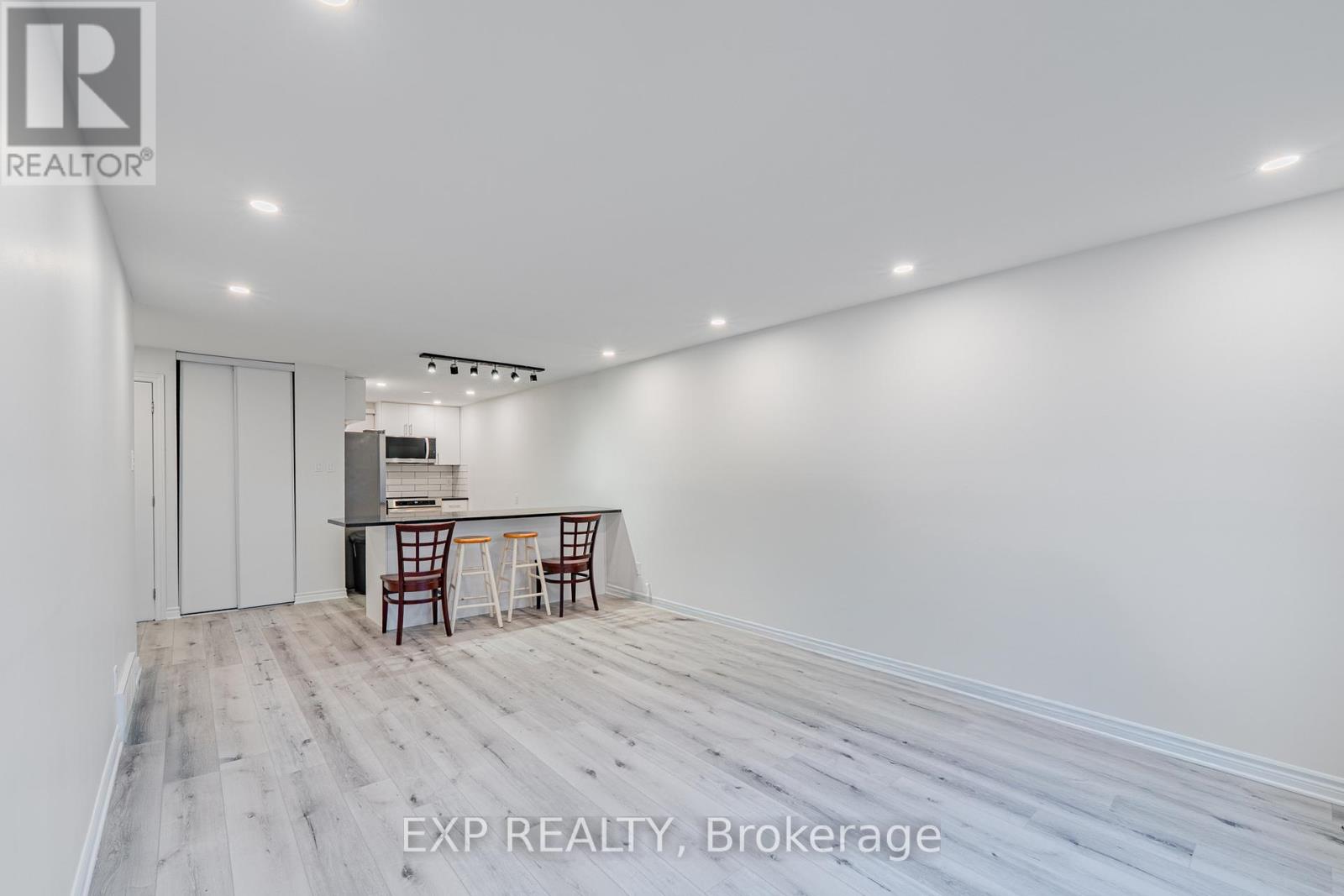 268 Woodfield Drive, Ottawa, Ontario  K2G 4P2 - Photo 10 - X12496390