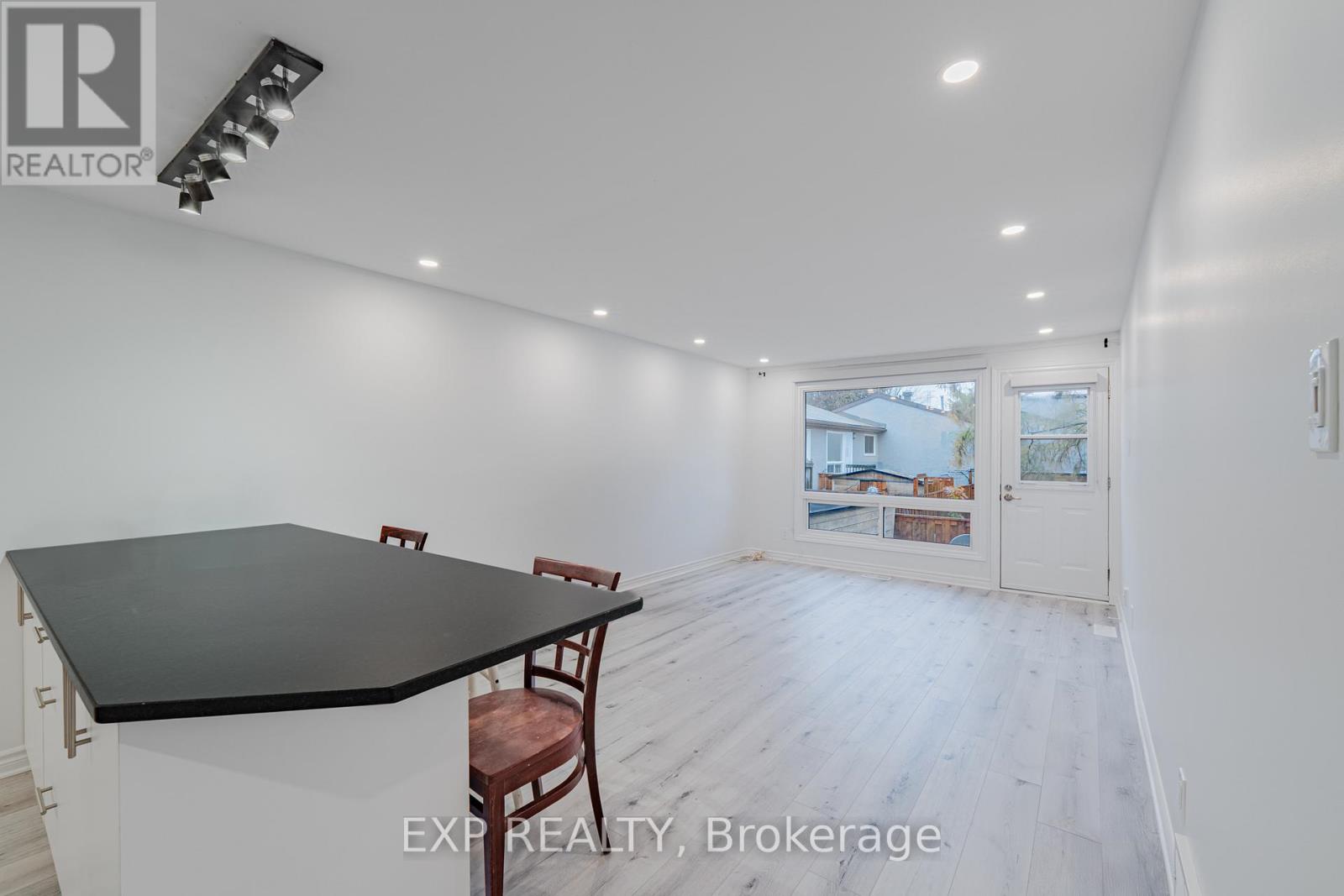 268 Woodfield Drive, Ottawa, Ontario  K2G 4P2 - Photo 6 - X12496390